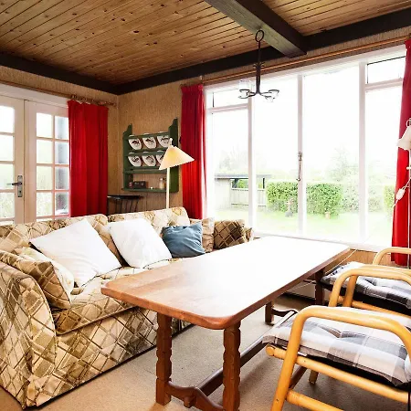 Cozy In With Sea View